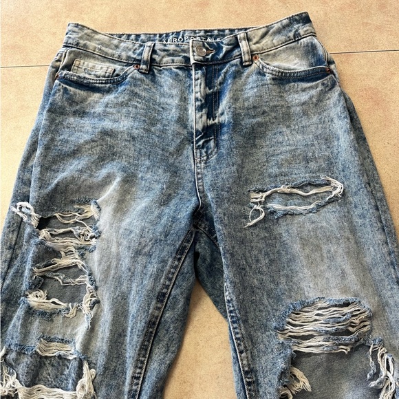 Aeropostale High Rise Distressed Mom Jeans - Picture 4 of 11